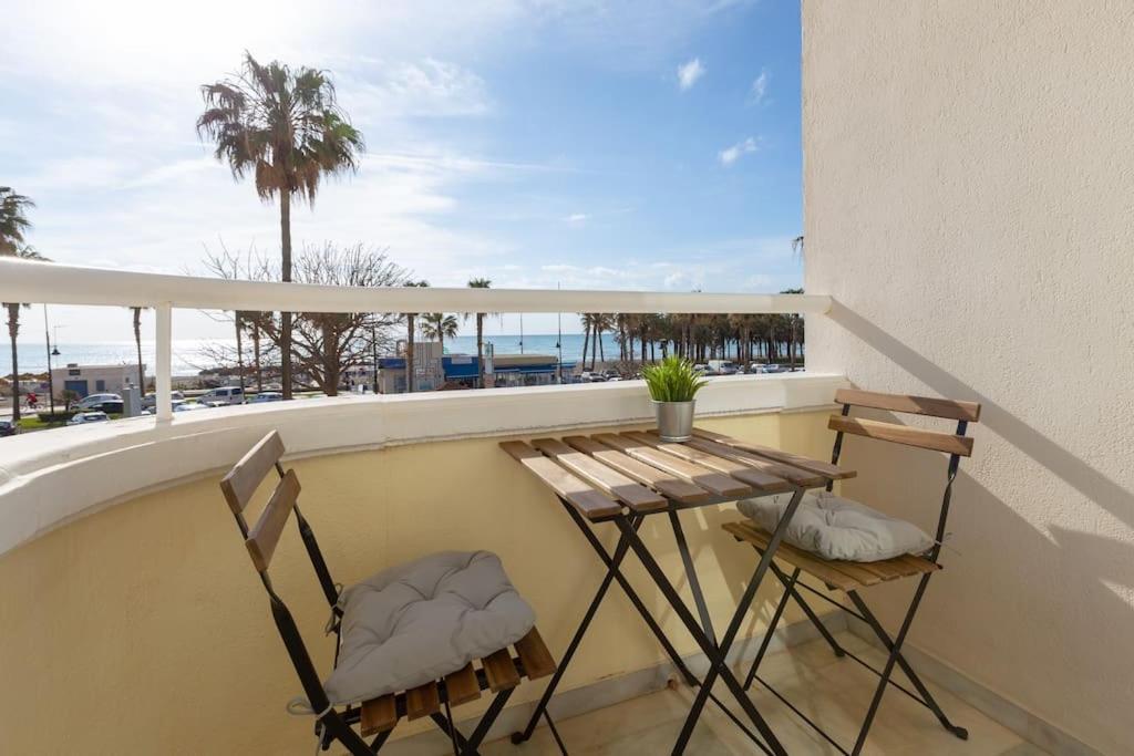 Eden Costa Lago Primera Linea De Mar Torremolinos Exteriör bild