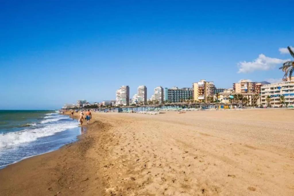 Eden Costa Lago Primera Linea De Mar Torremolinos Exteriör bild