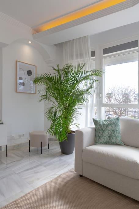 Eden Costa Lago Primera Linea De Mar Torremolinos Exteriör bild