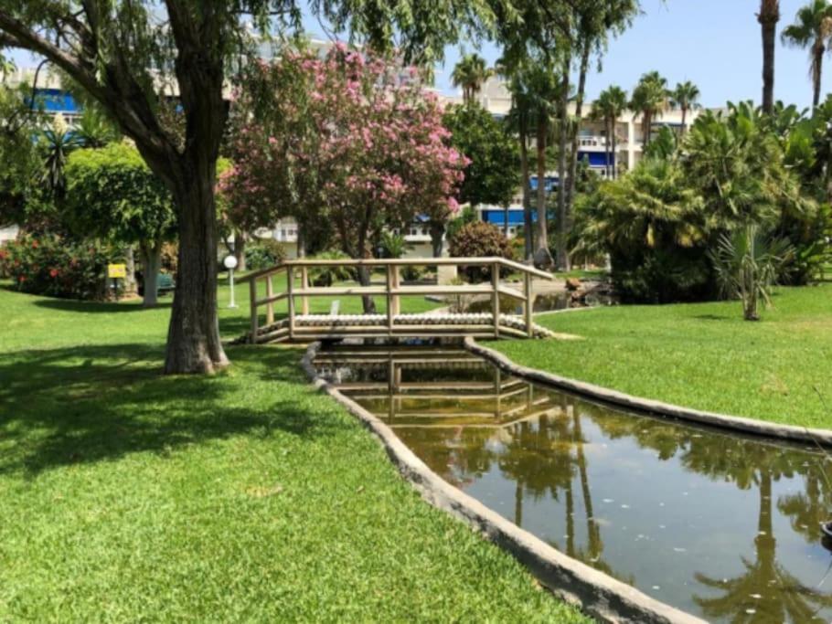 Eden Costa Lago Primera Linea De Mar Torremolinos Exteriör bild