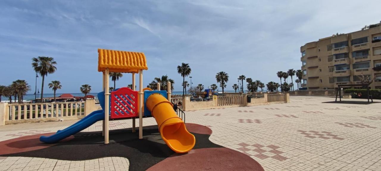 Eden Costa Lago Primera Linea De Mar Torremolinos Exteriör bild