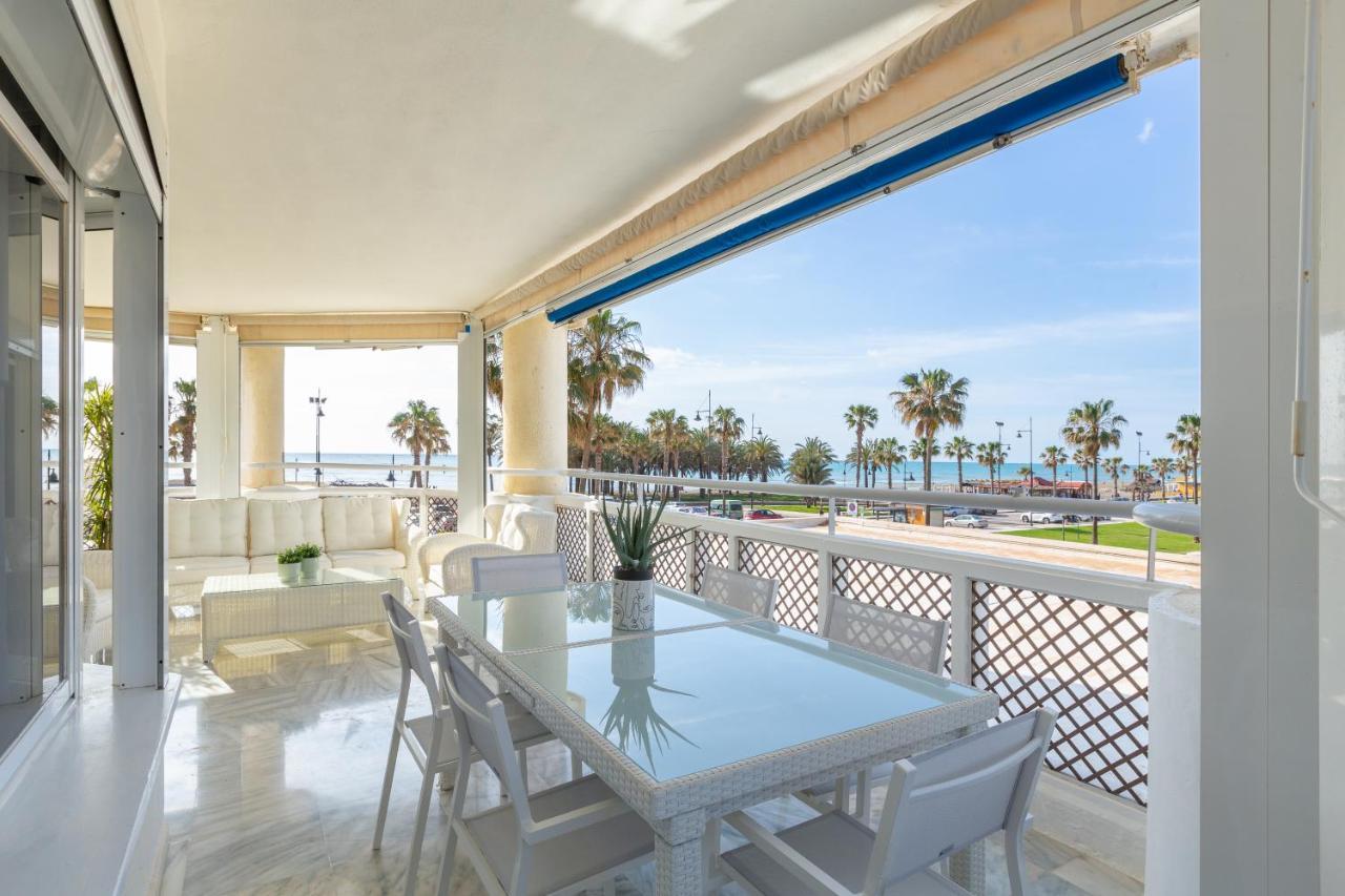 Eden Costa Lago Primera Linea De Mar Torremolinos Exteriör bild